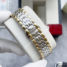 Набор парных часов Longines, созданный для влюбленных, отличается