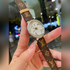 LV Tambour slim monogran – это женские часы ограниченной серии, к