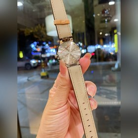 LV Tambour slim monogran – это женские часы ограниченной серии, к