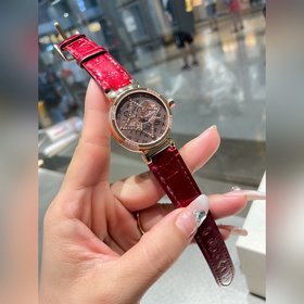 LV Louis Vuitton пользуется особой популярностью среди женщин. Ко
