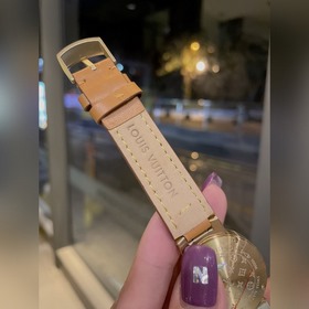 LV представляет свое новое творение, LV — TAMBOUR SLIM, полная се