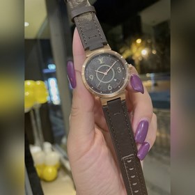 LV представляет свое новое творение, LV — TAMBOUR SLIM, полная се