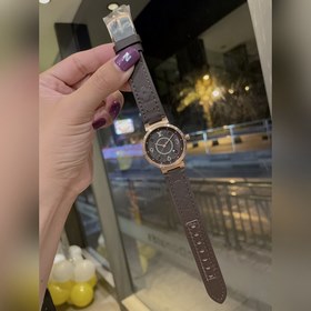 LV представляет свое новое творение, LV — TAMBOUR SLIM, полная се