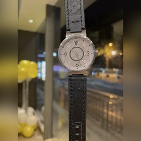 LV представляет свое новое творение, LV — TAMBOUR SLIM, полная се