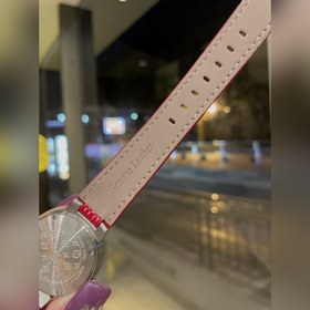 LV представляет свое новое творение, LV — TAMBOUR SLIM, полная се