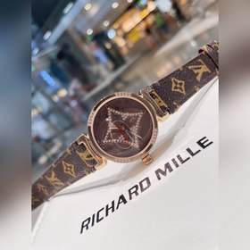 LV Louis Vuitton пользуется особой популярностью среди женщин. Ко