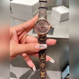 LV Louis Vuitton пользуется особой популярностью среди женщин. Ко