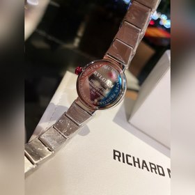 Новейшая модель из серии LVCEA от Bulgari уже в продаже. Ее особе