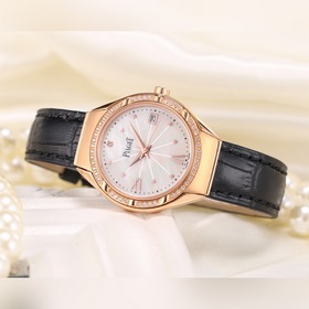 Элегантные и роскошные женские часы Piaget. Эта модель воплощает 