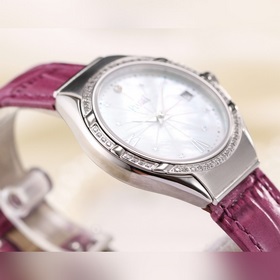 Элегантные и роскошные женские часы Piaget. Эта модель воплощает 