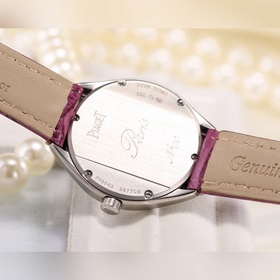Элегантные и роскошные женские часы Piaget. Эта модель воплощает 
