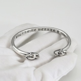 Браслет Chrome Hearts с двойным логотипом и буквами.