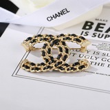 Chanel новейшая осенне-зимняя кожаная брошь с цепочкой, классический и изящный д