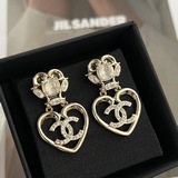Новые серьги Chanel Код Новинка CHANEL сережки-гвоздики с двойным символом C в ф