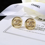 Новые серьги Chanel. Каждая деталь выполнена с высочайшим качеством. Этот дизайн