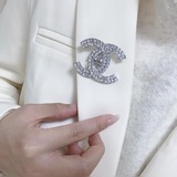 Брошь CHANEL – это украшение, которое лучше всего понимают женщины. Те женщины, 