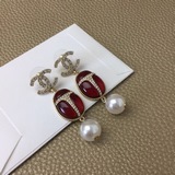 Серьги Chanel.