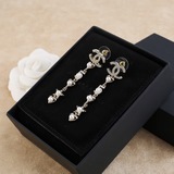 Серьги Chanel.