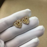 Серьги Dior.