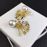 Dior Буквенные серьги-гвоздики с уникальным дизайном, действительно очень красив