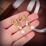 Новые серьги Dior появились в продаже. Они необыкновенно красивы, романтичны и н