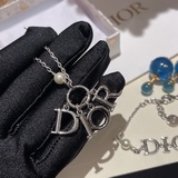 Ожерелье Браслет Ожерелье Dior серебряное с буквой Dior, обладает индивидуальнос