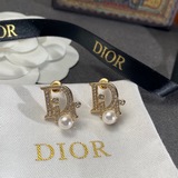 Dior JADIOR ретро серьги в виде пуссетов выполнены в ретро-золотом цвете с буква