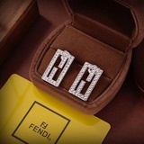 FENDI Fendi Сережки с логотипом Высококачественный дизайн Новинка Простой и элег