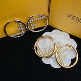 Роскошные европейские серьги FENDI Серьги-гвоздички FENDI Популярная модель из ч