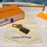 LOVE NOTE ENVELOPE Сумочная фурнитура и брелок M67400 Данная модель Love.
