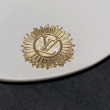 Новые броши от Louis Vuitton, представленные в магазинах, являются лучшим аксесс
