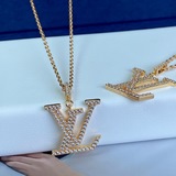 Ожерелье lildylle blossom Ожерелье с буквами lv Это ожерелье lv idylle b.
