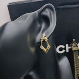 Фотографии высококачественных сережек Lv.