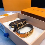 Браслет LV Браслет LV из кожи с тиснением Dauphine Браслет, созданный на основе 