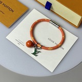 Браслет Hang It LV Fruits подчеркивает тему весенне-летней коллекции и является 