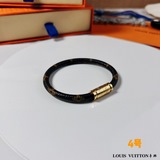 Прекрасная сумка L*Vuitton Louis Vuitton LV с кожаным ремешком Оригинальный това