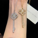 Tiffany Классическое длинное ожерелье с викторианским ключом и подвеской в форме