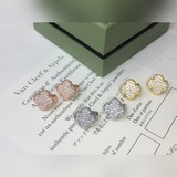 VCA Van Cleef & Arpels серьги-гвоздики с бриллиантами в форме четырехлистног