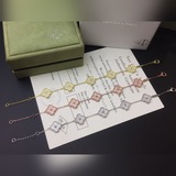 Браслет VCA Van Cleef & Arpels с бриллиантами, выполненный в технике микроза