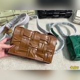 Кожаная сумка Bv действительно является главным аксессуаром! Как она может так х