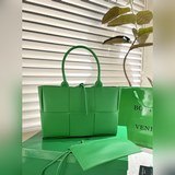 Фотографии реальной упаковки подарочного набора | Сумка BV tote с маленькой сумк