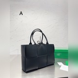 Размер коробки： 24 x 16 см. Плетеная сумка для покупок является наиболее практич