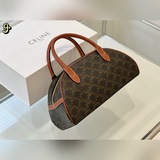 Новая сумка Celine в форме пельменей, подходящая к любому наряду, просто очарова