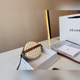 Популярность Celine не спадает, продолжая расти, LV, Gucci, Dior, Fendi в стиле 