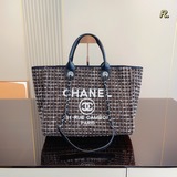 Chanel шоппинг-баг, эксклюзивная фотография нового товара, Chanel шоппинг-баг с 