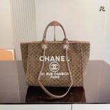 Chanel шоппинг-баг, эксклюзивная фотография нового товара, Chanel шоппинг-баг с 