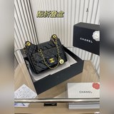 Складная сумка Chanel Gold Coin Bag производит впечатление высококачественного и