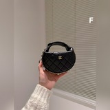Chanel Hula Hoop мини-сумочка P270. Новая сумка из коллекции Chanel 2023 ранней 