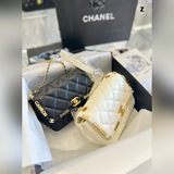 Chanel 22K MINI CF сумка с крышкой — очень ретро и привлекательный дизайн. Этот 