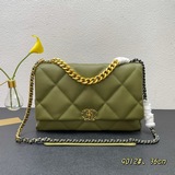 Новая популярная модель Chanel уже в продаже. Импортированная кожа очень мягкая 